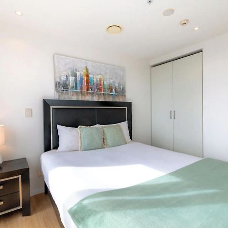 Skytower And City View 2 Bedroom Apartment On High Floor Auckland Kültér fotó