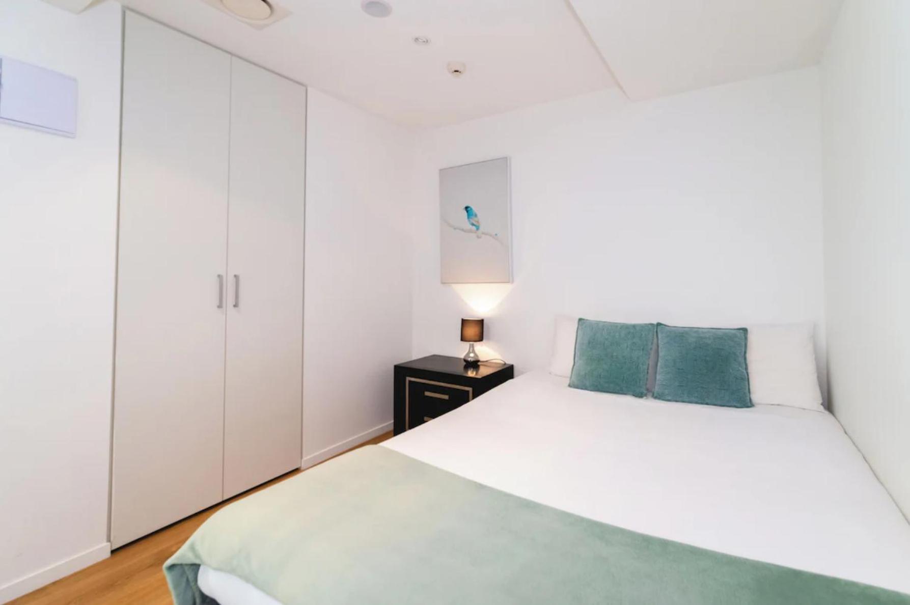 Skytower And City View 2 Bedroom Apartment On High Floor Auckland Kültér fotó