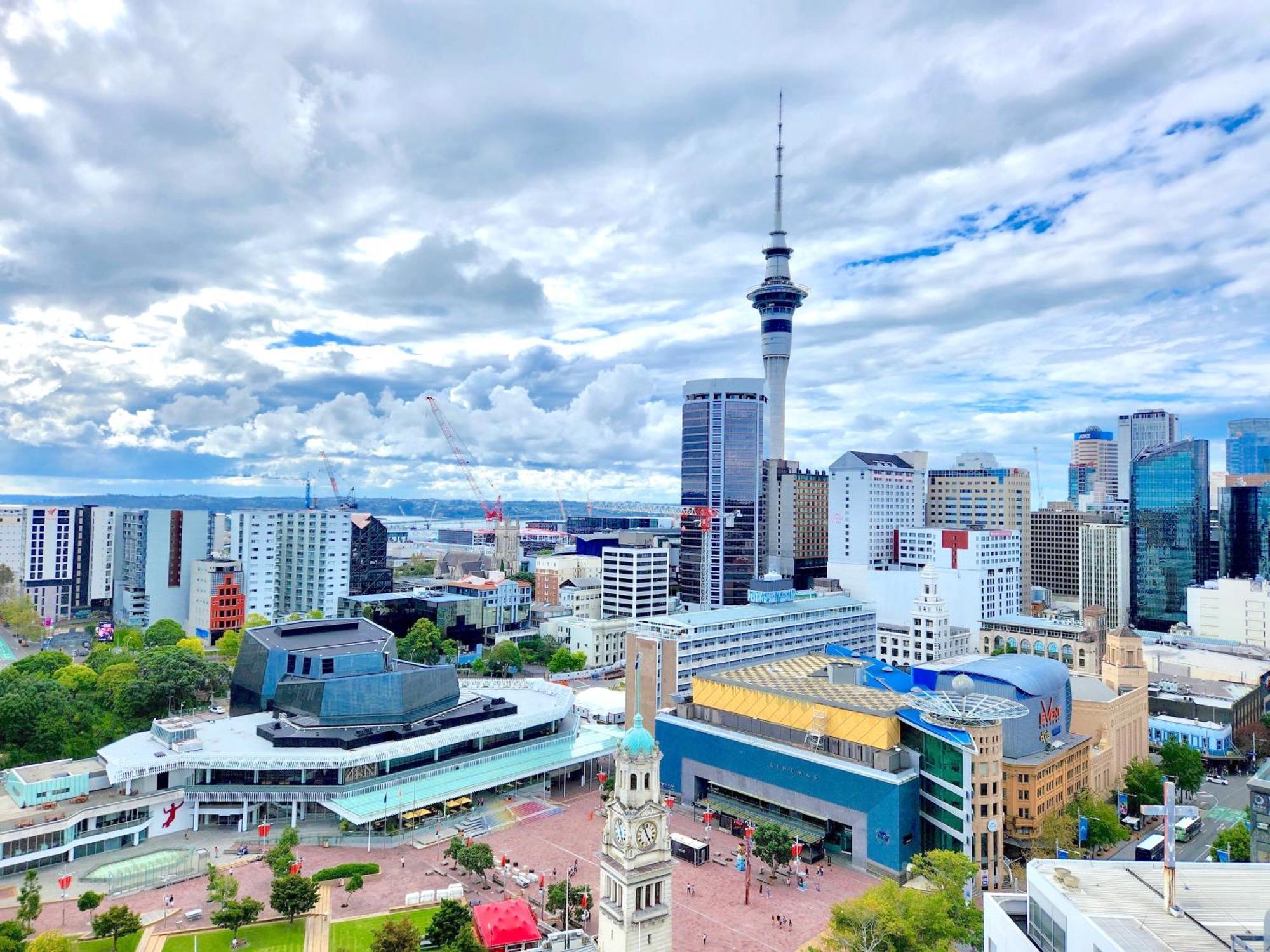 Skytower And City View 2 Bedroom Apartment On High Floor Auckland Kültér fotó